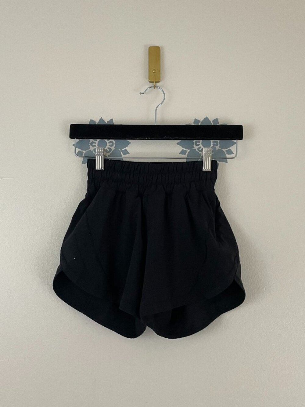 Lululemon Track That Shorts in Black Size 0